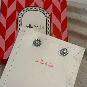 STELLA AND DOT VINTAGE CRYSTAL STUDS